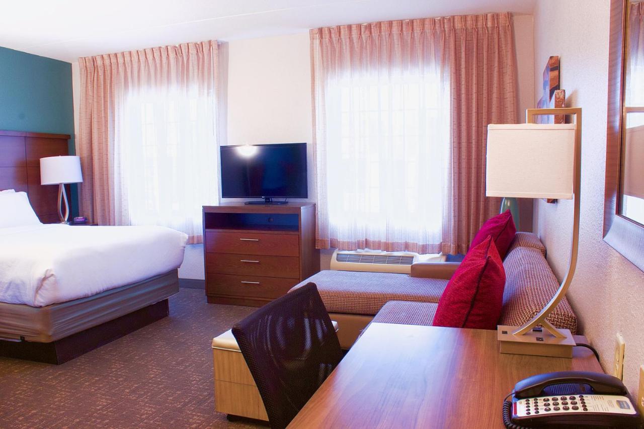 Queen Studio - Disability Access/Non-Smoking at Staybridge Suites Chattanooga at Hamilton Place by IHG