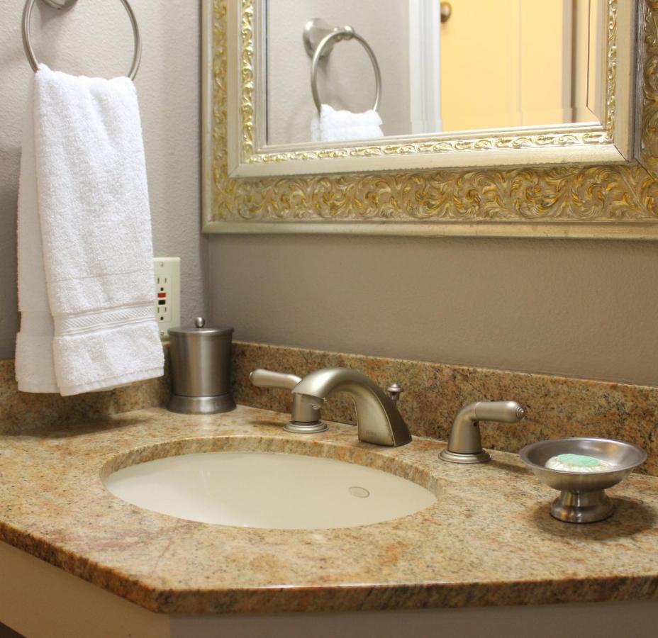 Standard King Room at Bel Abri Napa Valley Inn