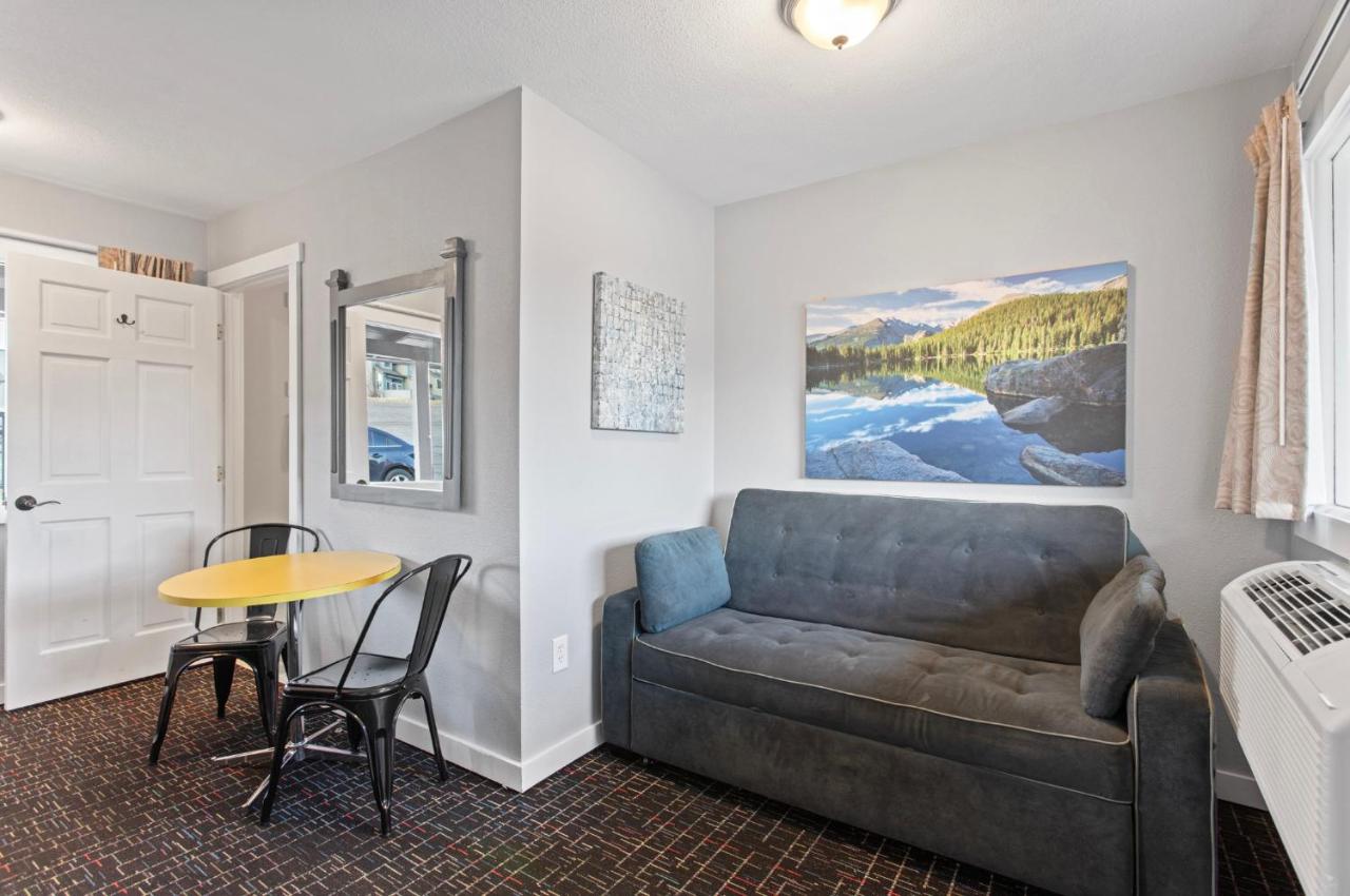 King Suite at Coyote Mountain Lodge