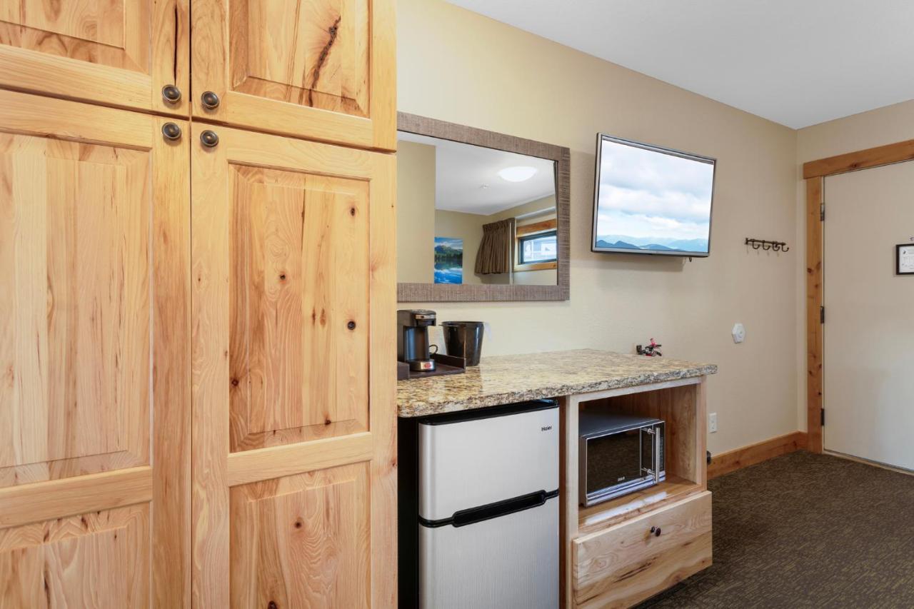  | Coyote Mountain Lodge