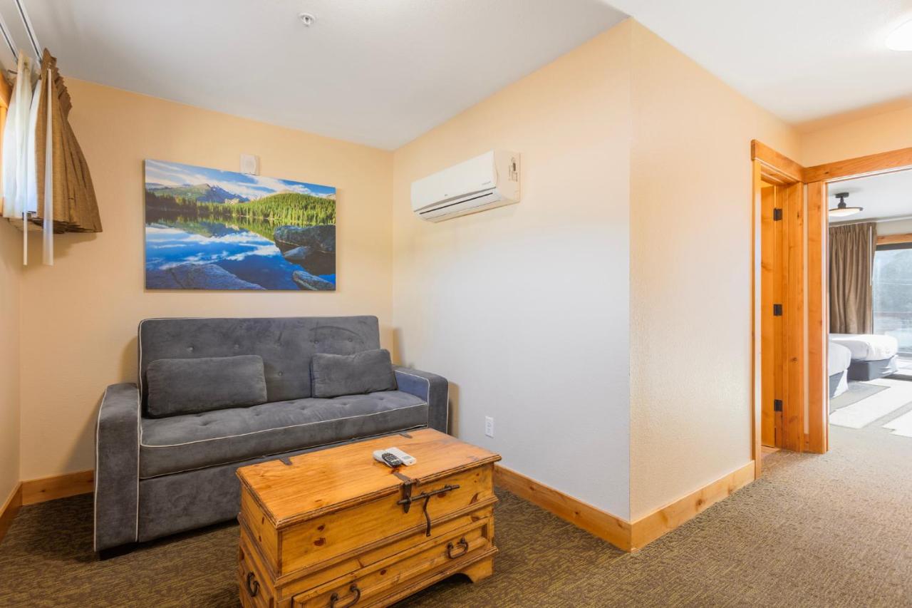 Double Queen Suites at Coyote Mountain Lodge