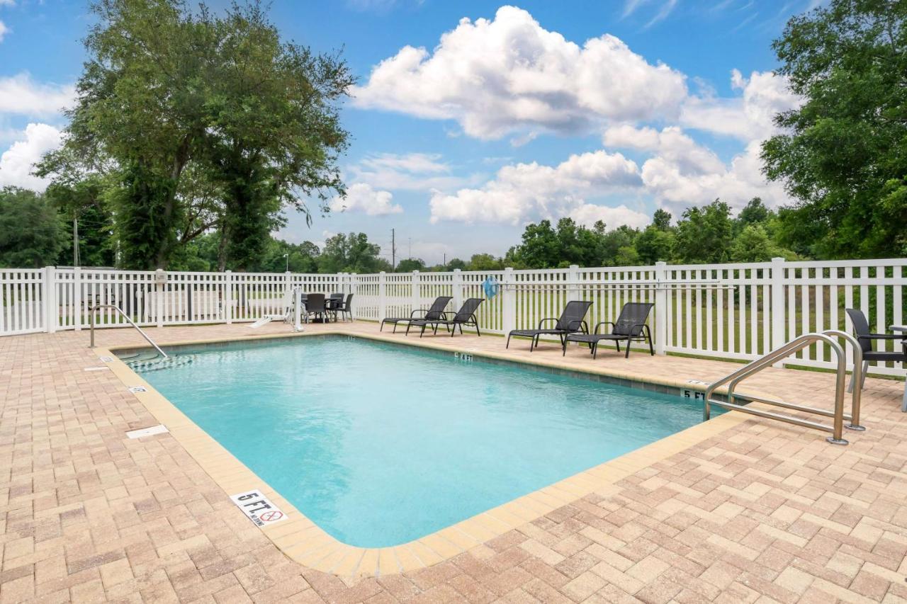 | Microtel Inn & Suites by Wyndham Brooksville