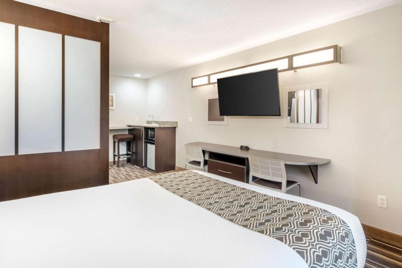 | Microtel Inn & Suites by Wyndham Brooksville