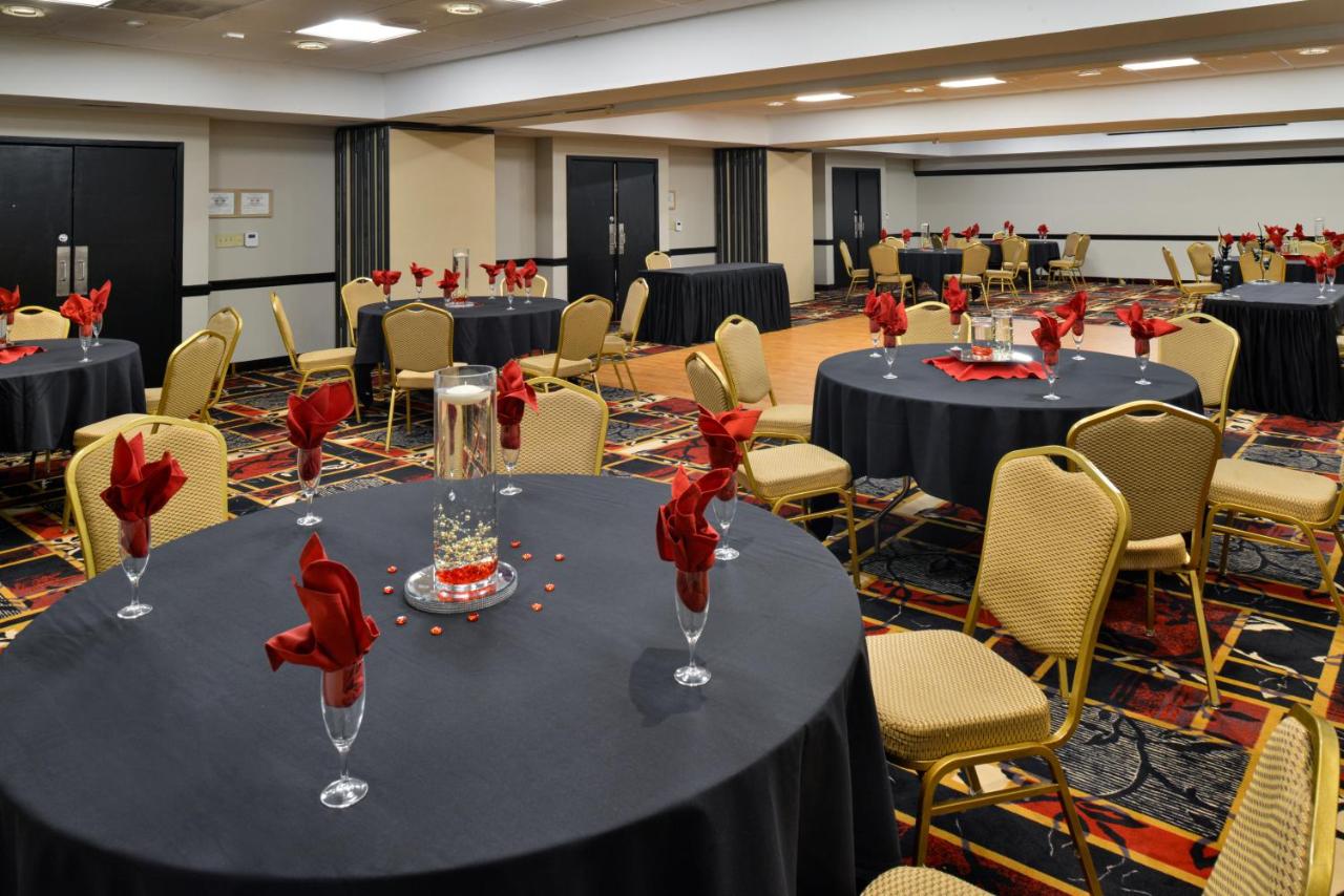| Hawthorne Inn & Conference Center