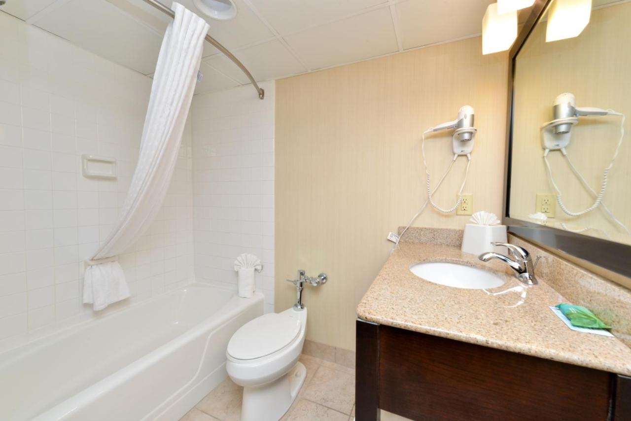 | Hawthorne Inn & Conference Center