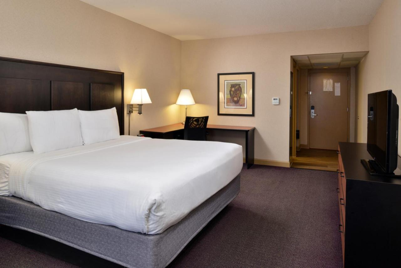 | Hawthorne Inn & Conference Center