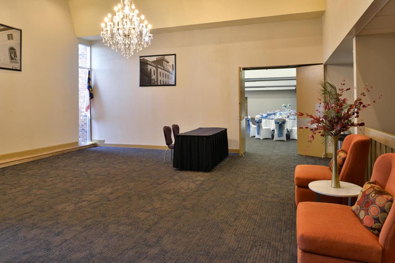 | Hawthorne Inn & Conference Center