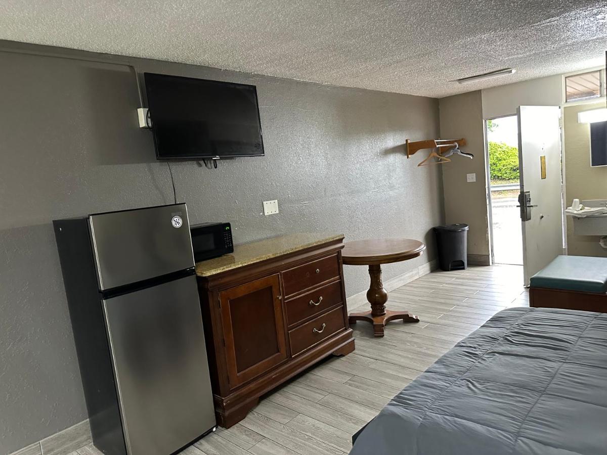 | Bravo Inn Greensboro
