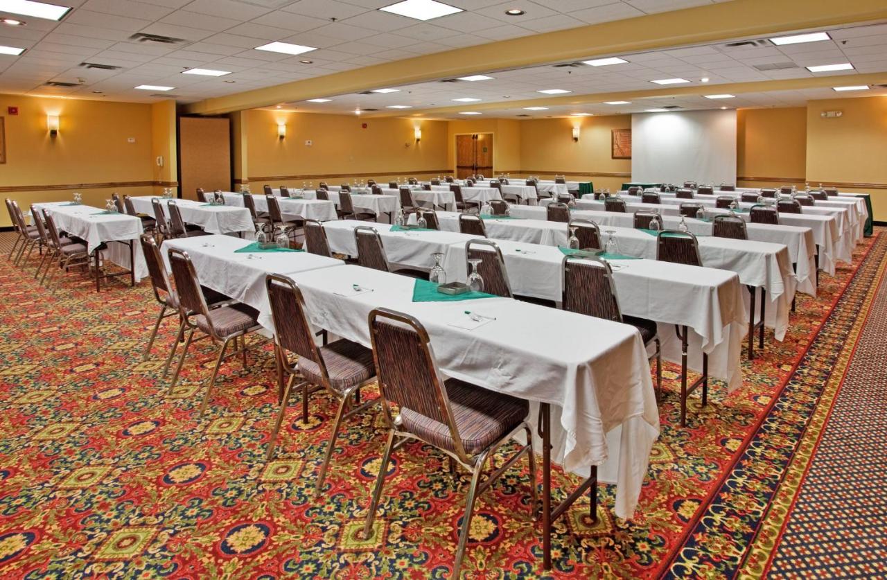  | Holiday Inn Hotel & Suites Springfield - I-44, an IHG Hotel