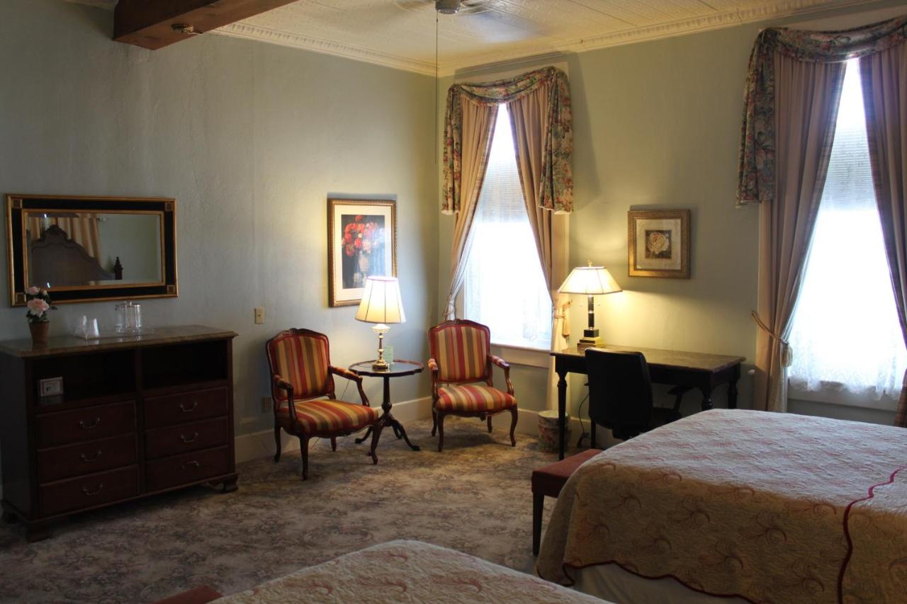 | The Hotel Limpia