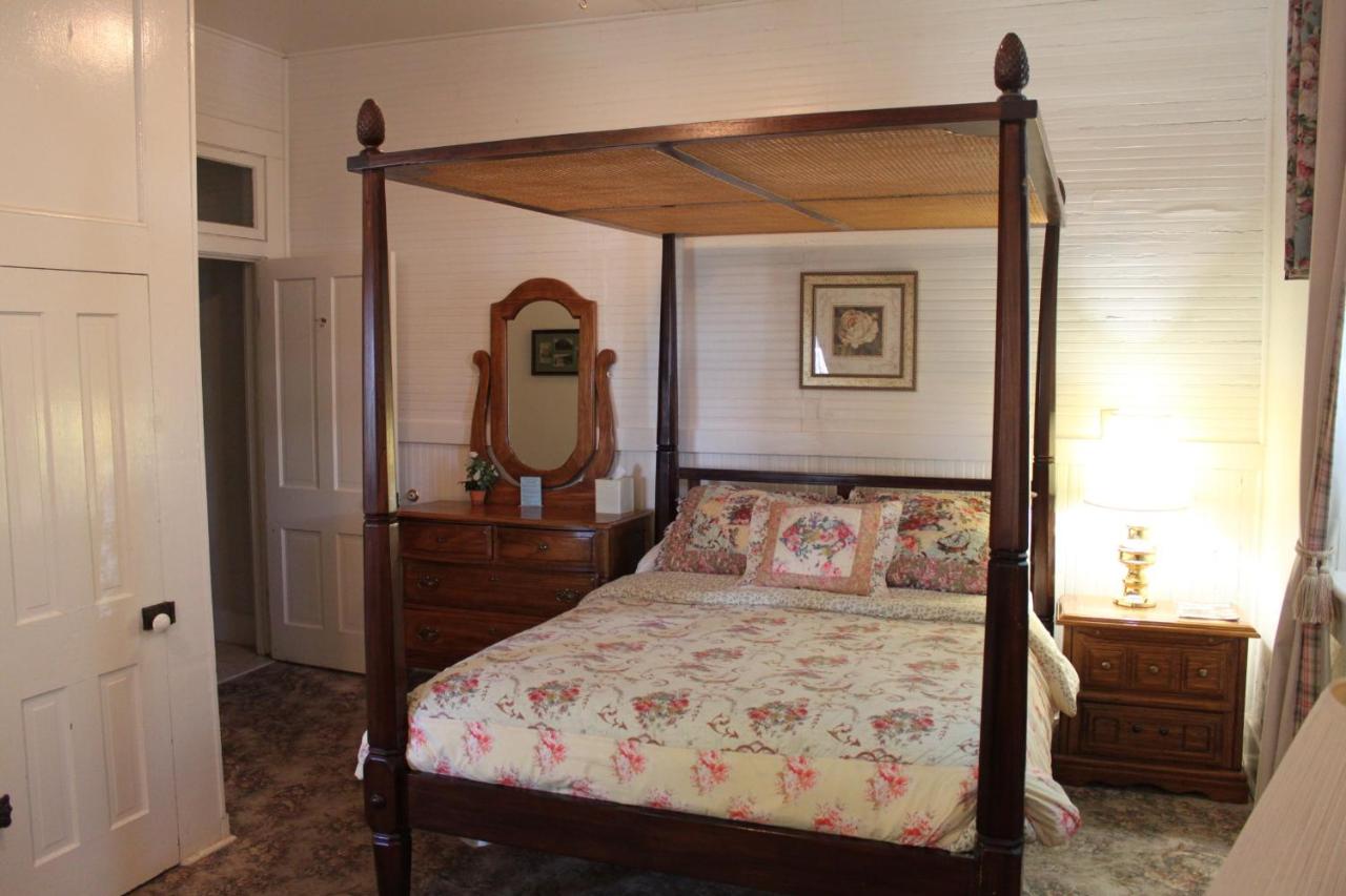 | The Hotel Limpia