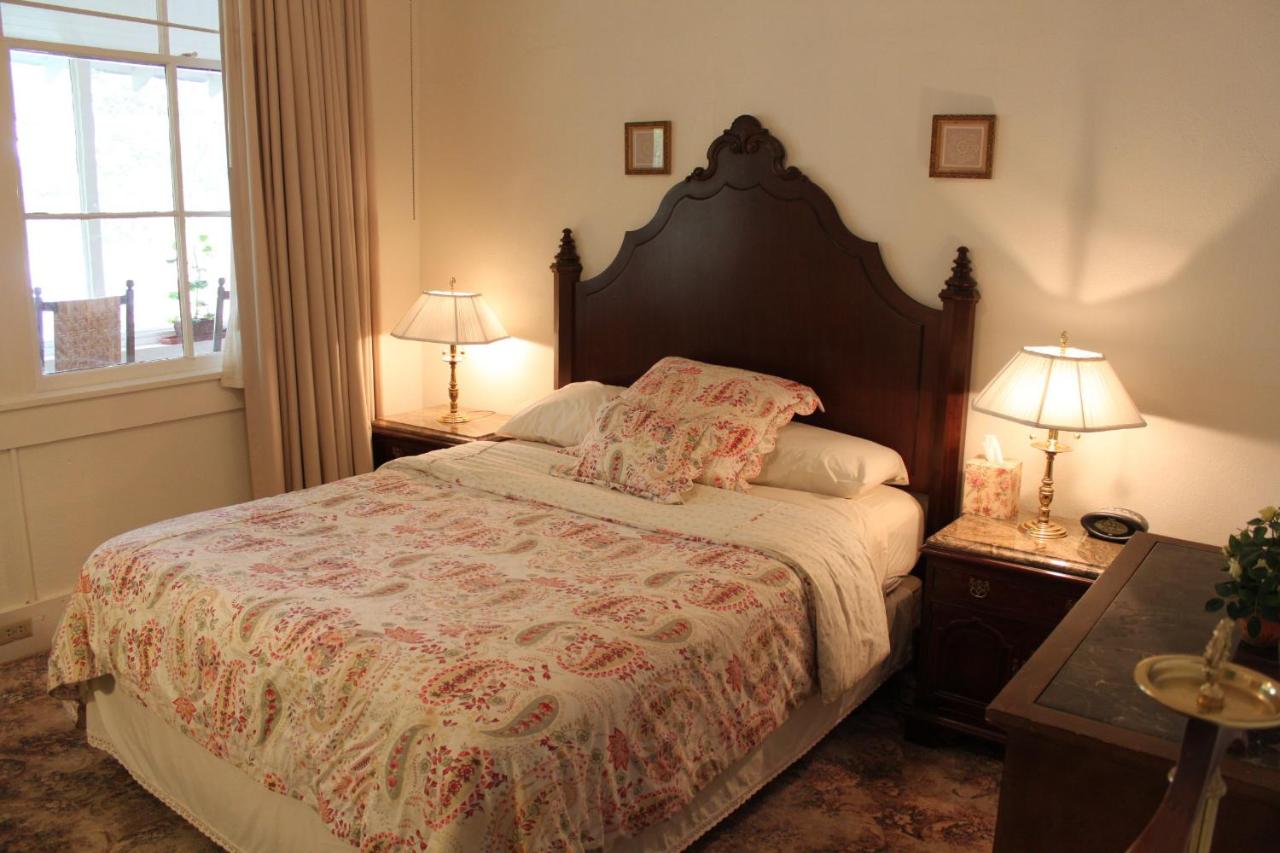 | The Hotel Limpia