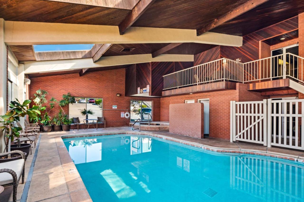 | Best Western Coral Hills