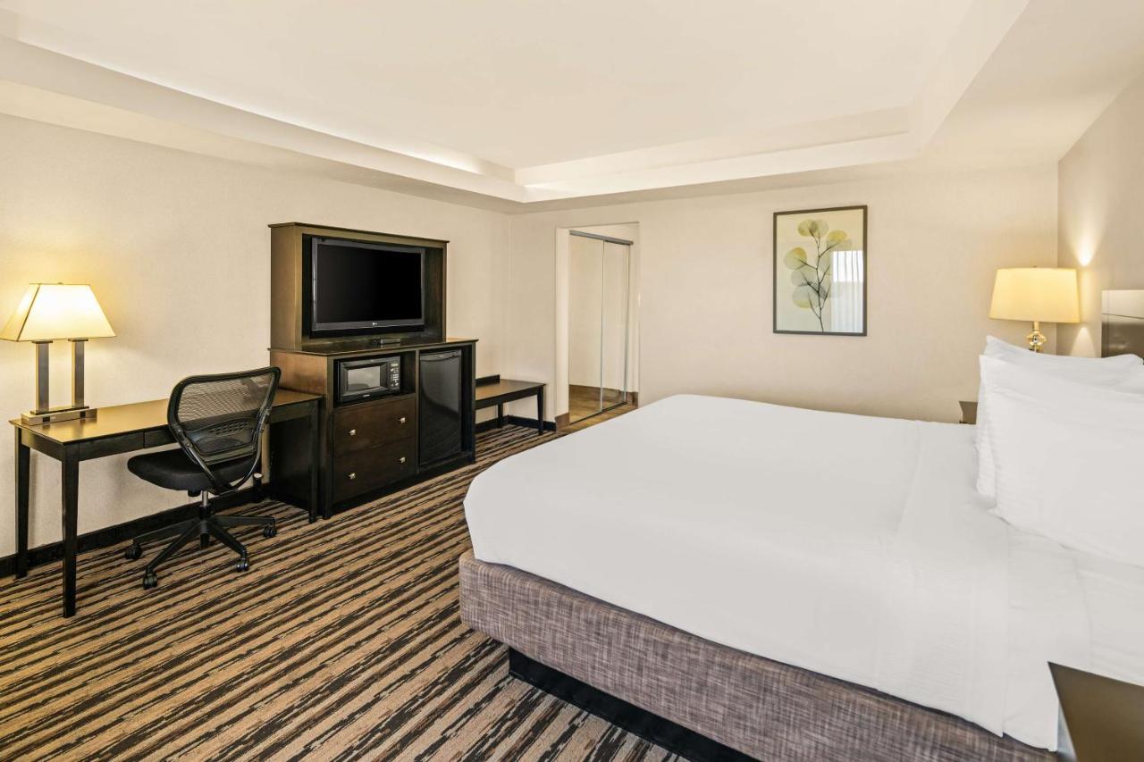 King Room with Spa Bath - Non-Smoking at Best Western Coral Hills