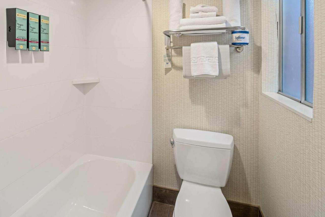 | Best Western Coral Hills
