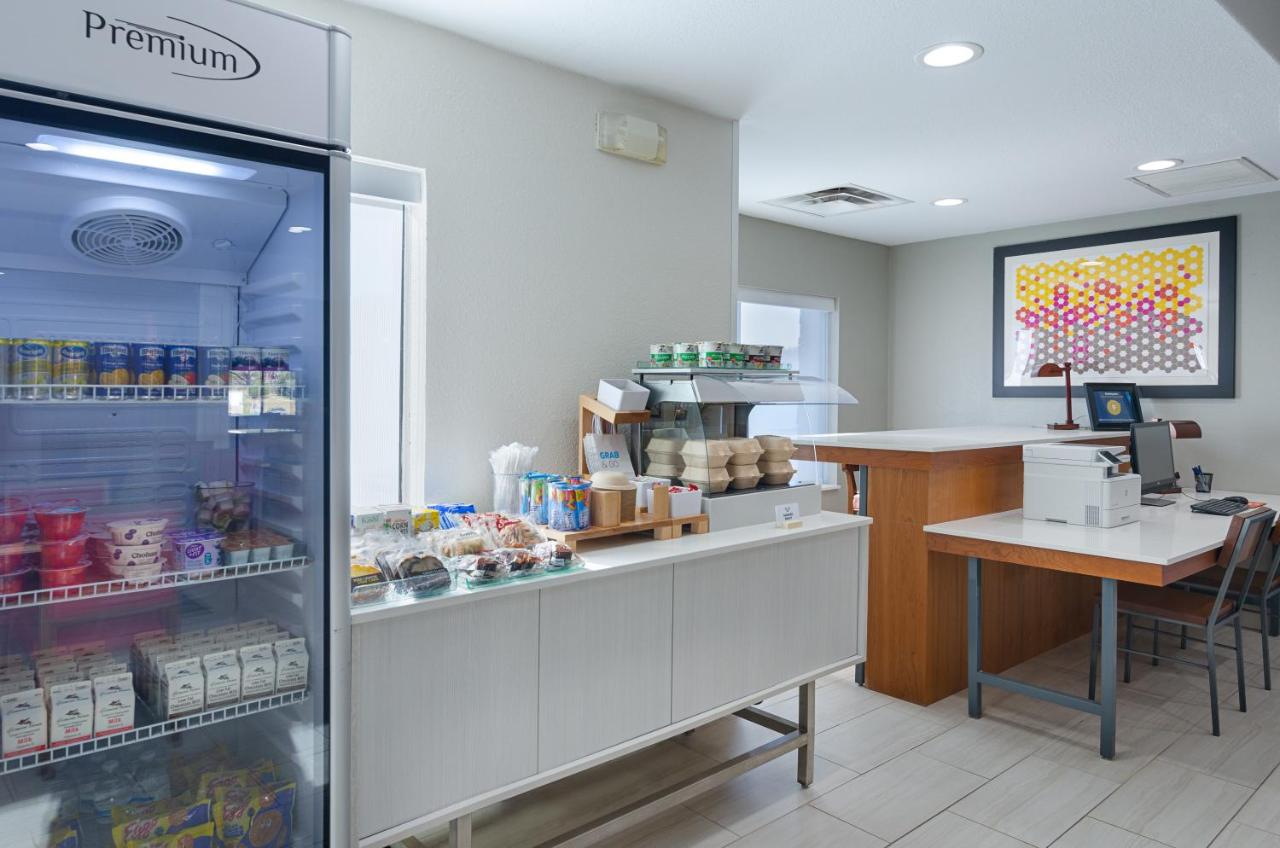 | Holiday Inn Express Hotel & Suites Weston, an IHG Hotel