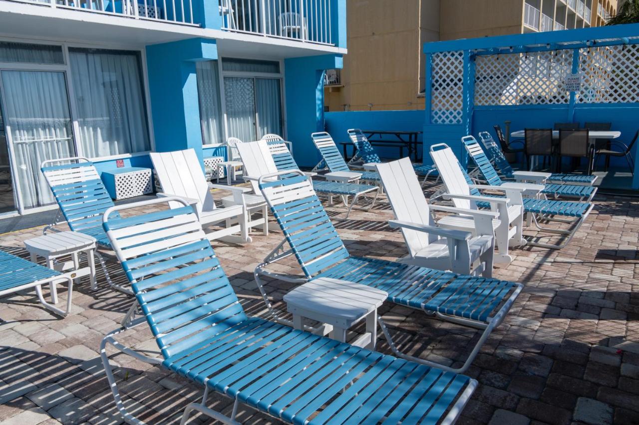 | Beach Club at Montego Inn