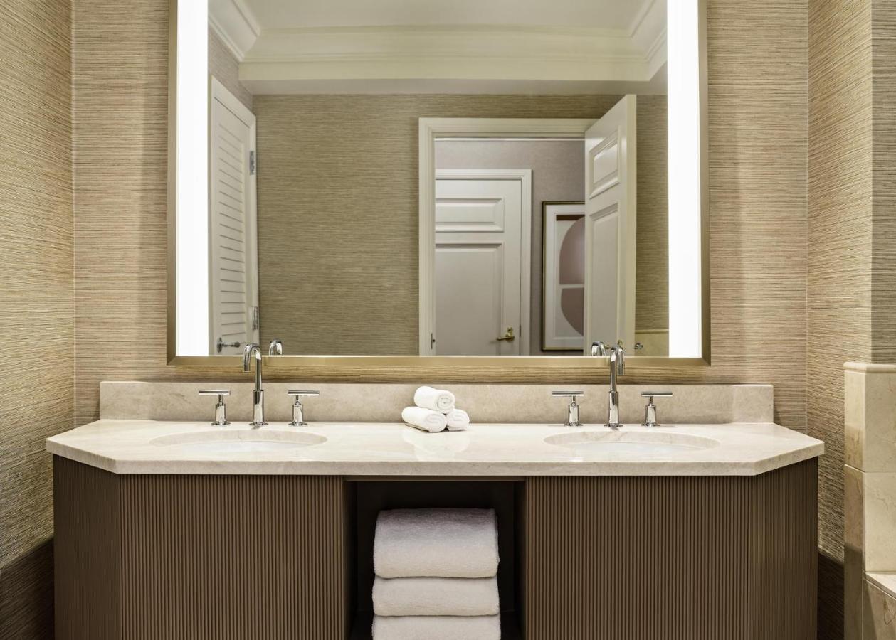 Guest room, 1 King Bed at The Ritz-Carlton, Denver
