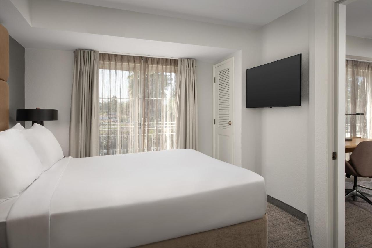 One-Bedroom Queen Suite with Sofa Bed at Residence Inn Marriott Palo Alto Los Altos