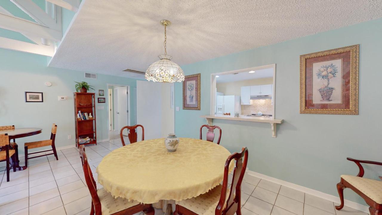  | 627 Queens Grant