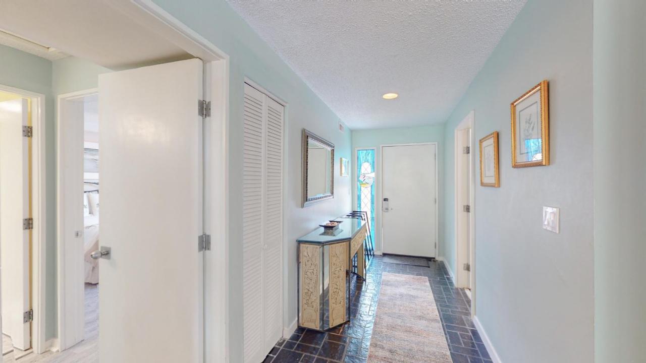  | 627 Queens Grant