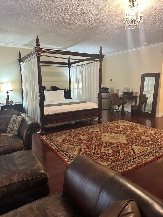 | Colts Neck Inn Hotel