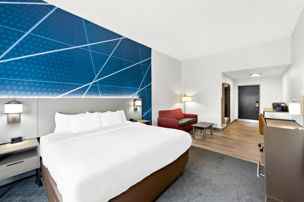 King Room with Sofa Bed - Disability Access at Comfort Suites Columbus