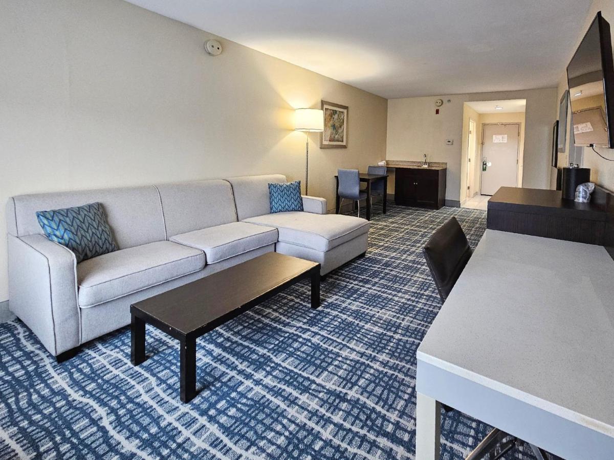 Executive Suite - Non-Smoking at Holiday Inn Belcamp - Aberdeen Area, an IHG Hotel
