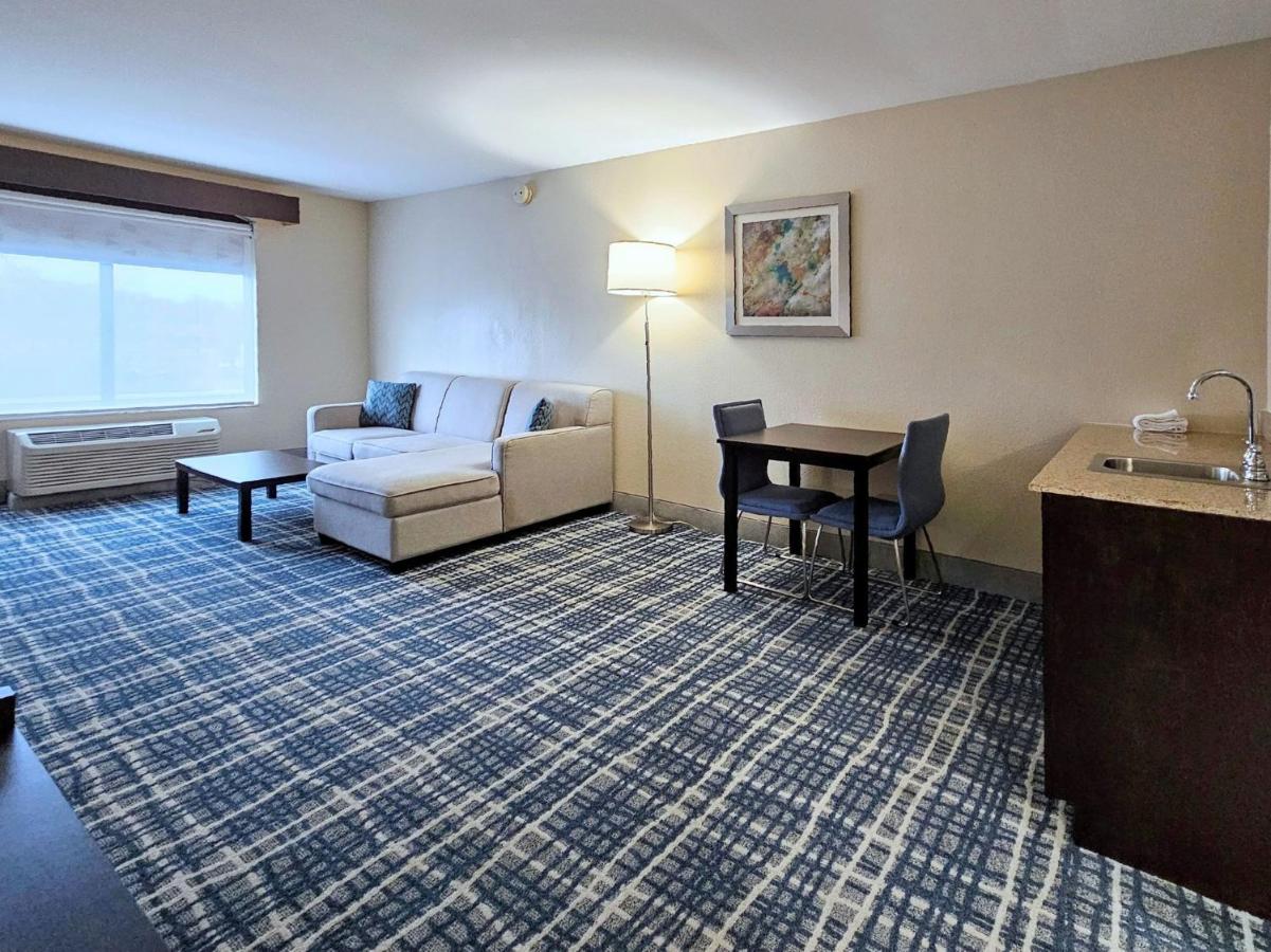 Executive Suite - Non-Smoking at Holiday Inn Belcamp - Aberdeen Area, an IHG Hotel