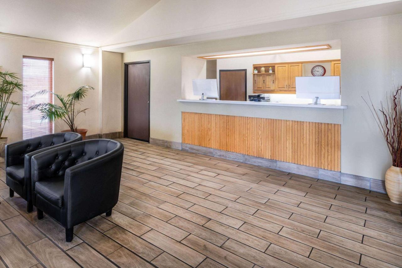| Super 8 by Wyndham Cheyenne WY