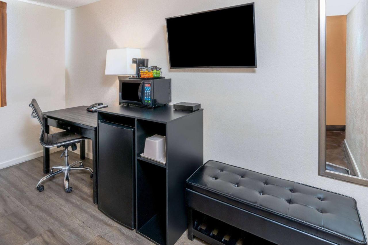| Super 8 by Wyndham Cheyenne WY