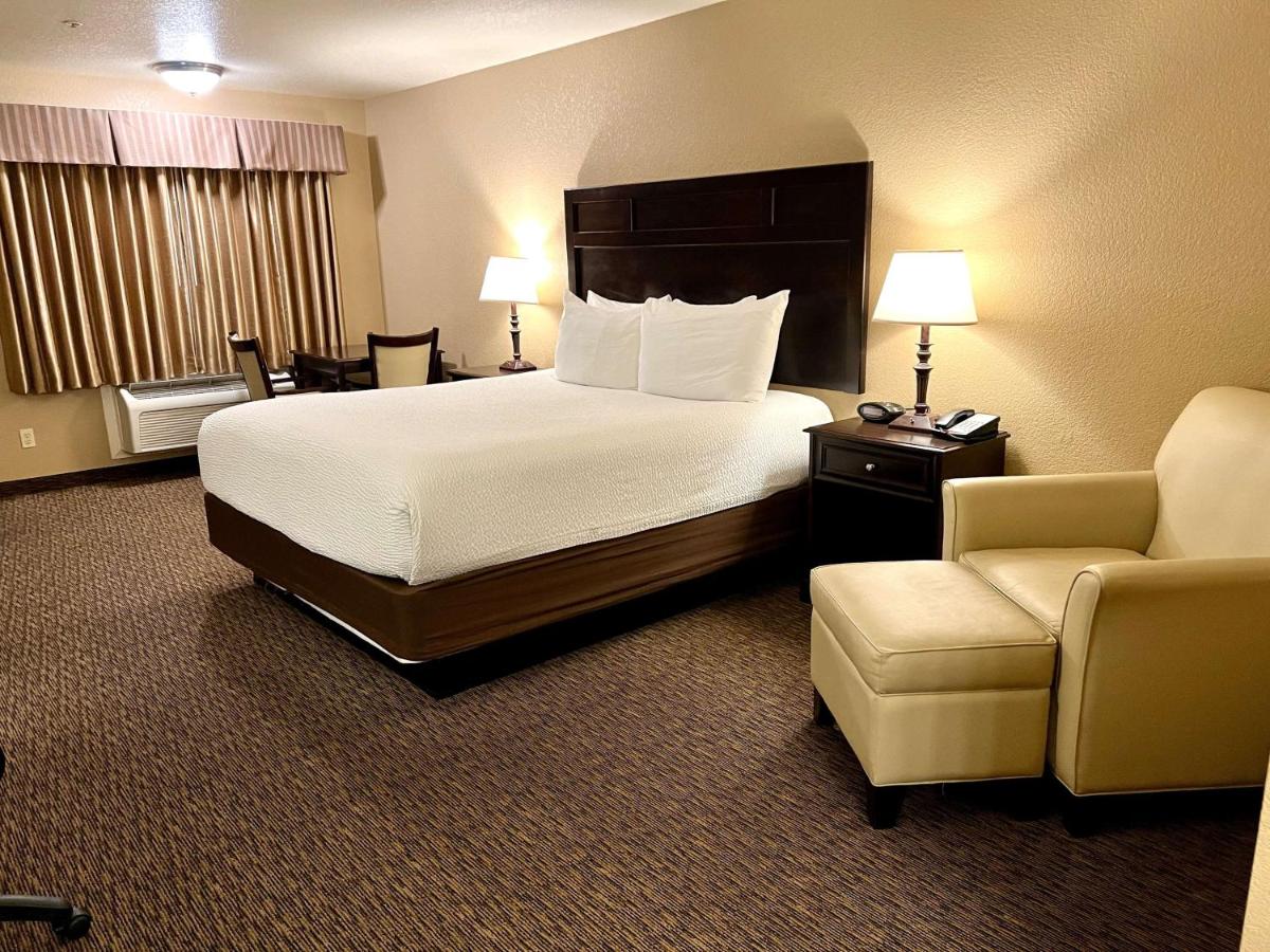 | Best Western Country Inn
