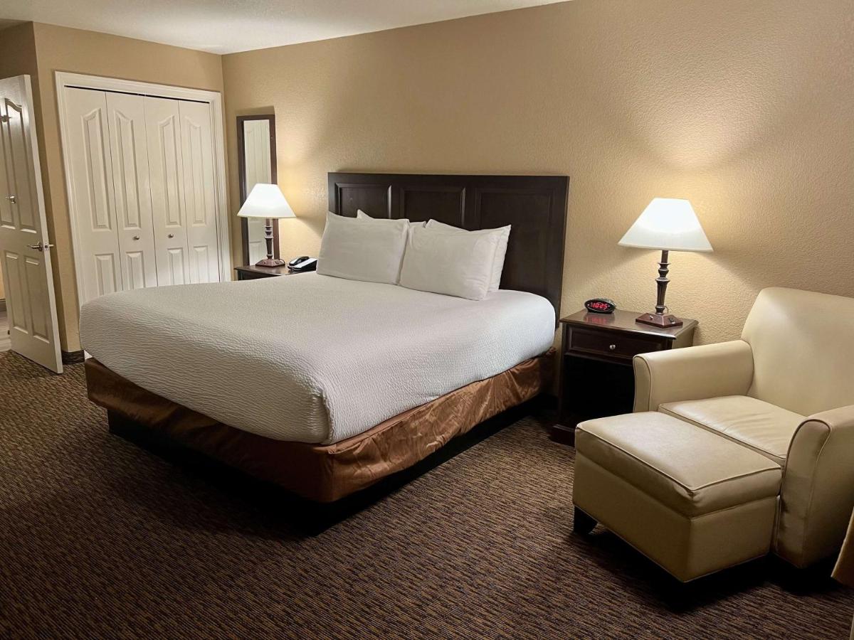 King Room - Disability Access at Best Western Country Inn