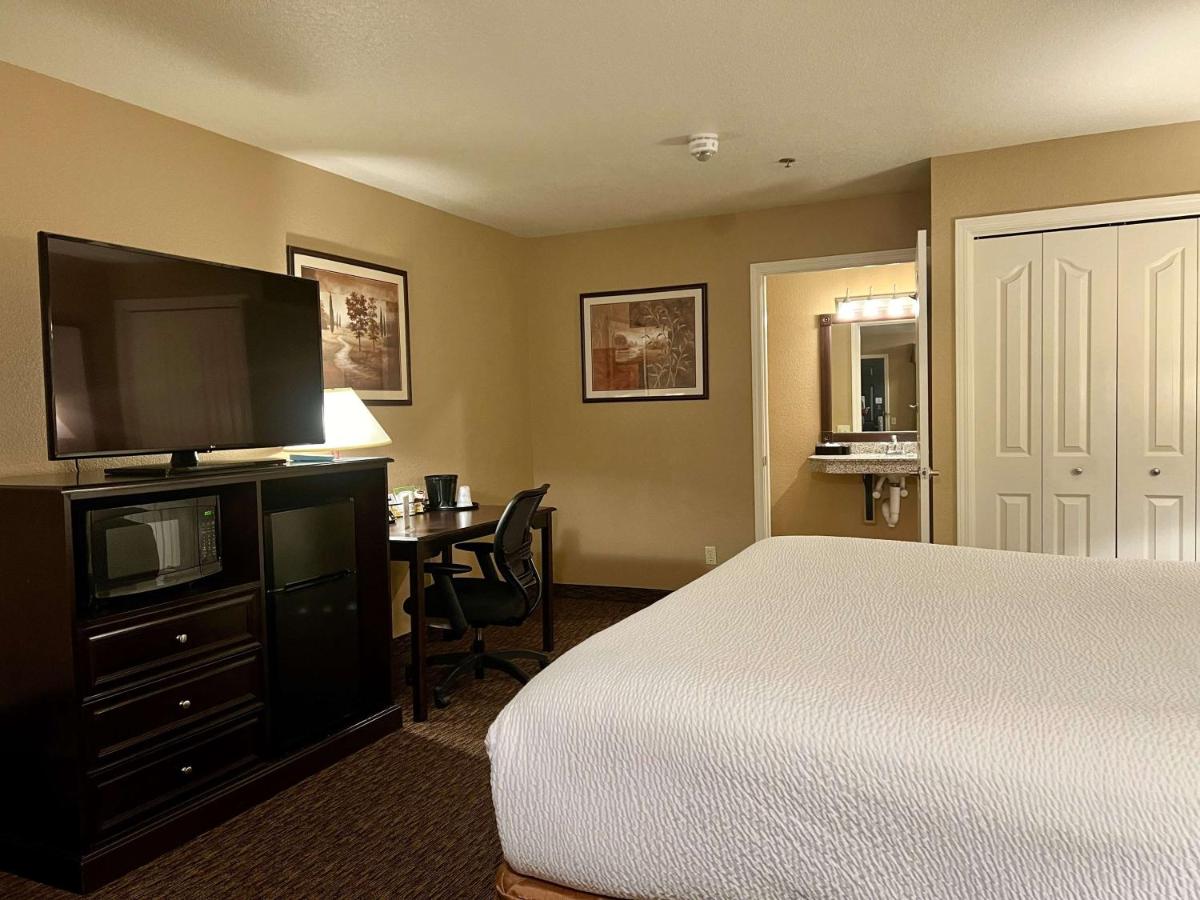 King Room - Disability Access at Best Western Country Inn