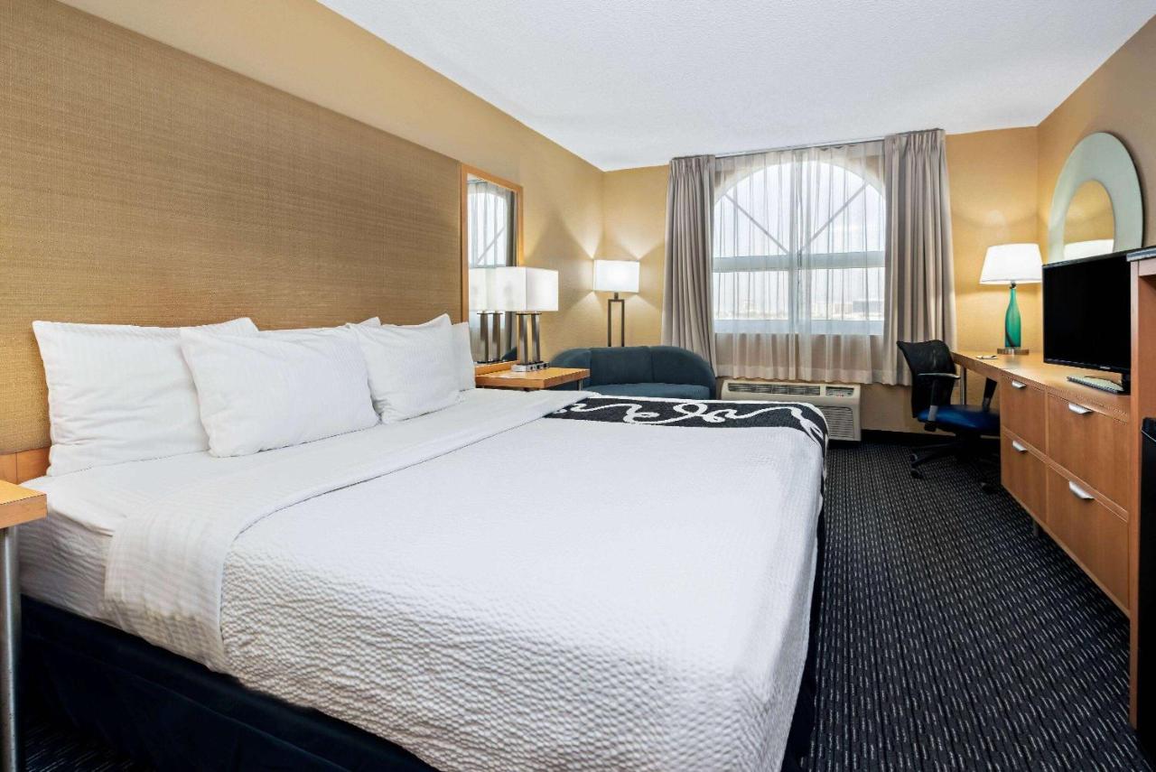 King Room at La Quinta Inn & Suites by Wyndham West Palm Beach Airport