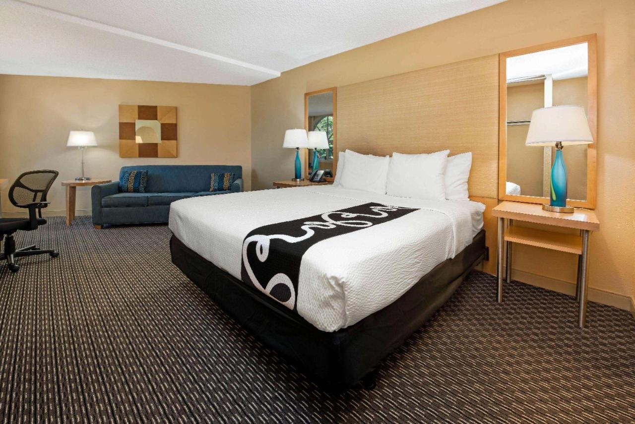 King Suite with View - Non-Smoking at La Quinta Inn & Suites by Wyndham West Palm Beach Airport