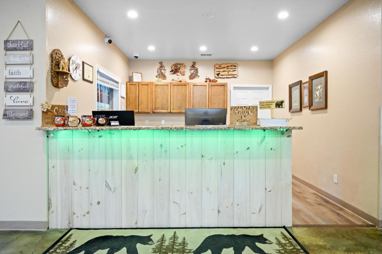 | Carr's Northside Hotel and Cottages