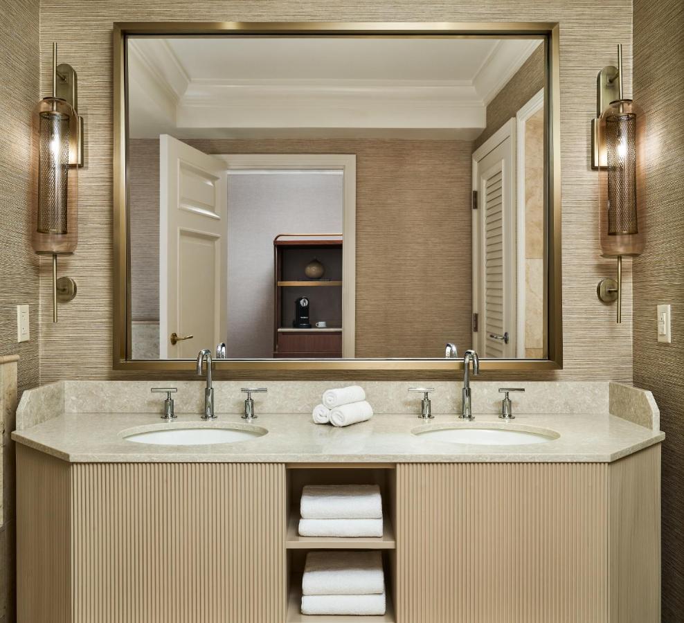 Guest room, 1 King Bed at The Ritz-Carlton, Denver