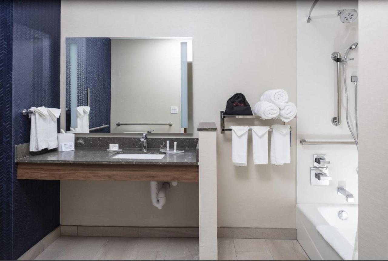 | Fairfield Inn & Suites Monahans