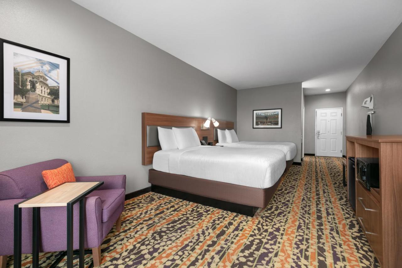 Deluxe Queen Room with Two Queen Beds at La Quinta Inn & Suites by Wyndham Belton - Temple South