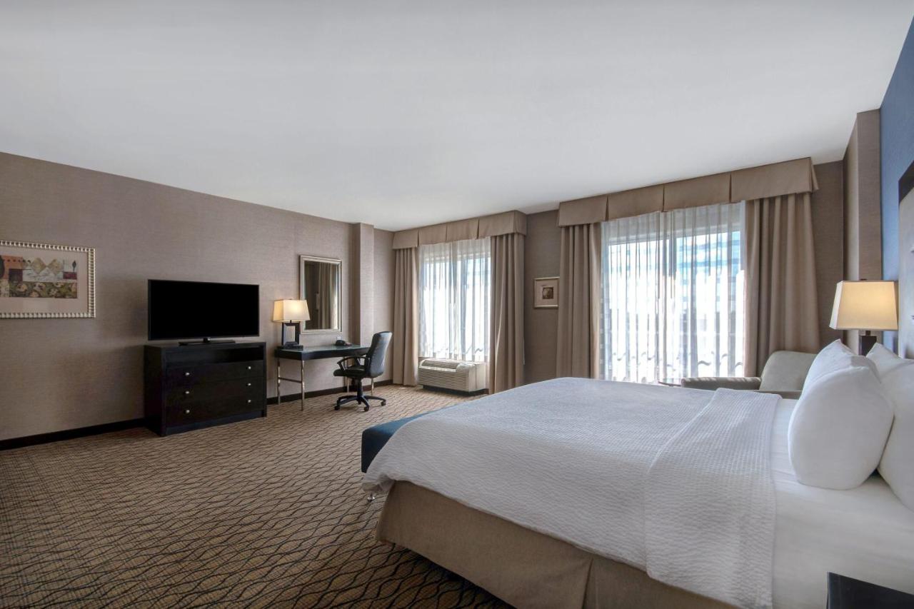 | Holiday Inn Hotel Detroit Metro Airport, an IHG Hotel