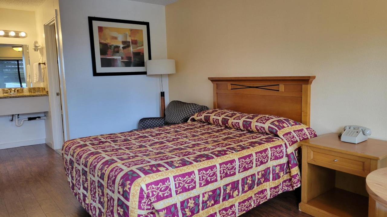 | Nites Inn Motel