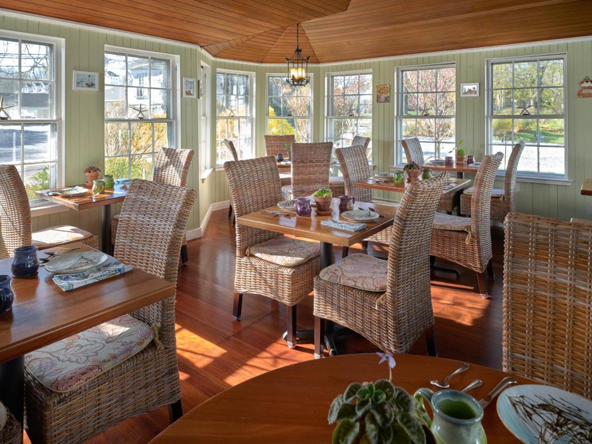 | Old Manse Inn