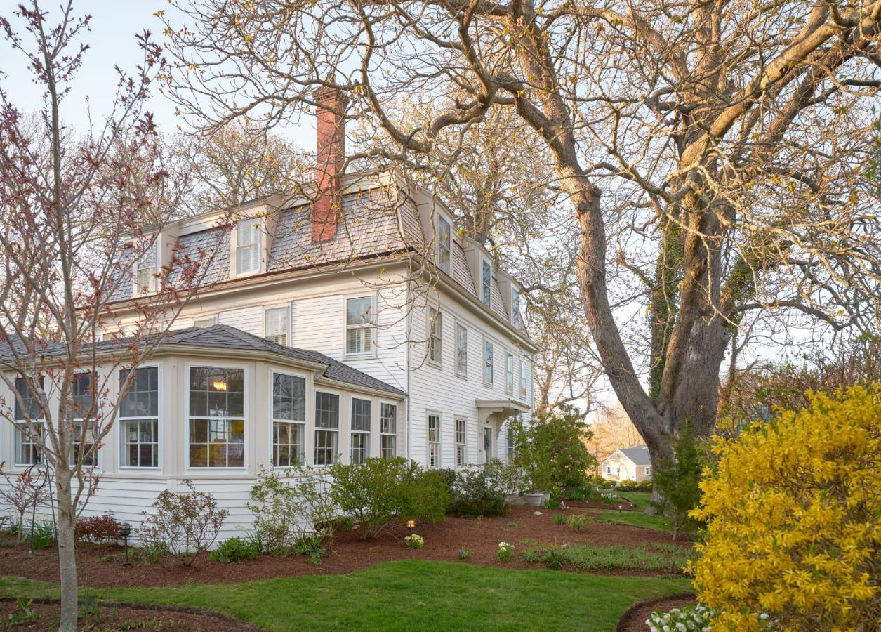 | Old Manse Inn