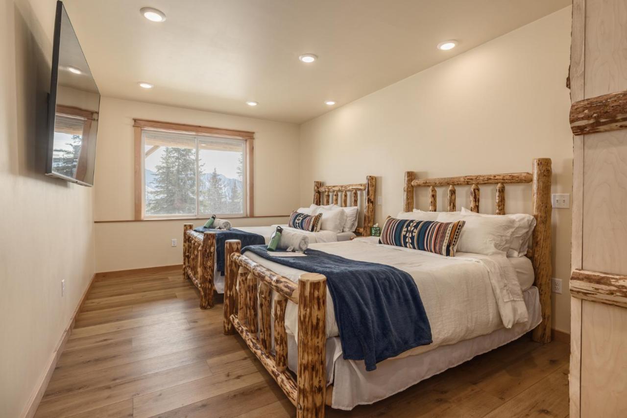 | Majestic Valley Wilderness Lodge