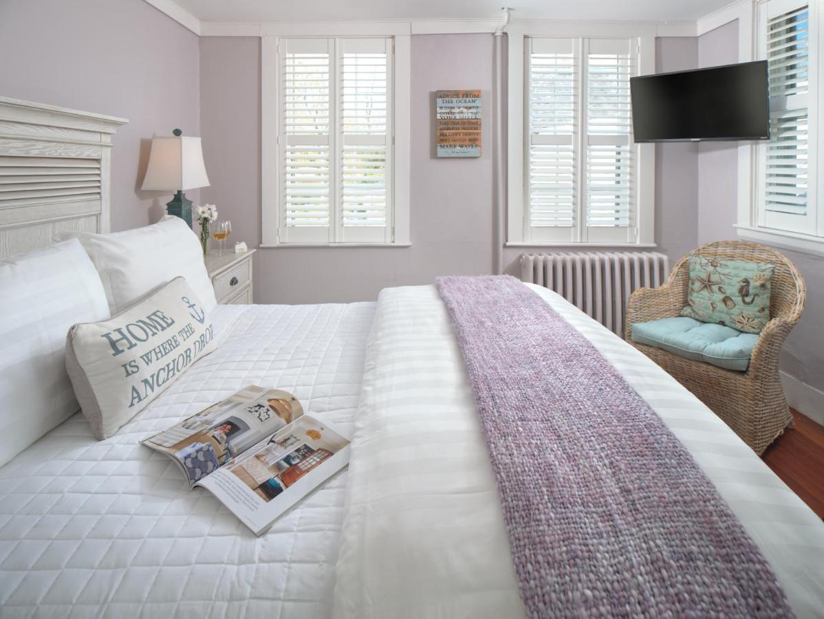| Old Manse Inn