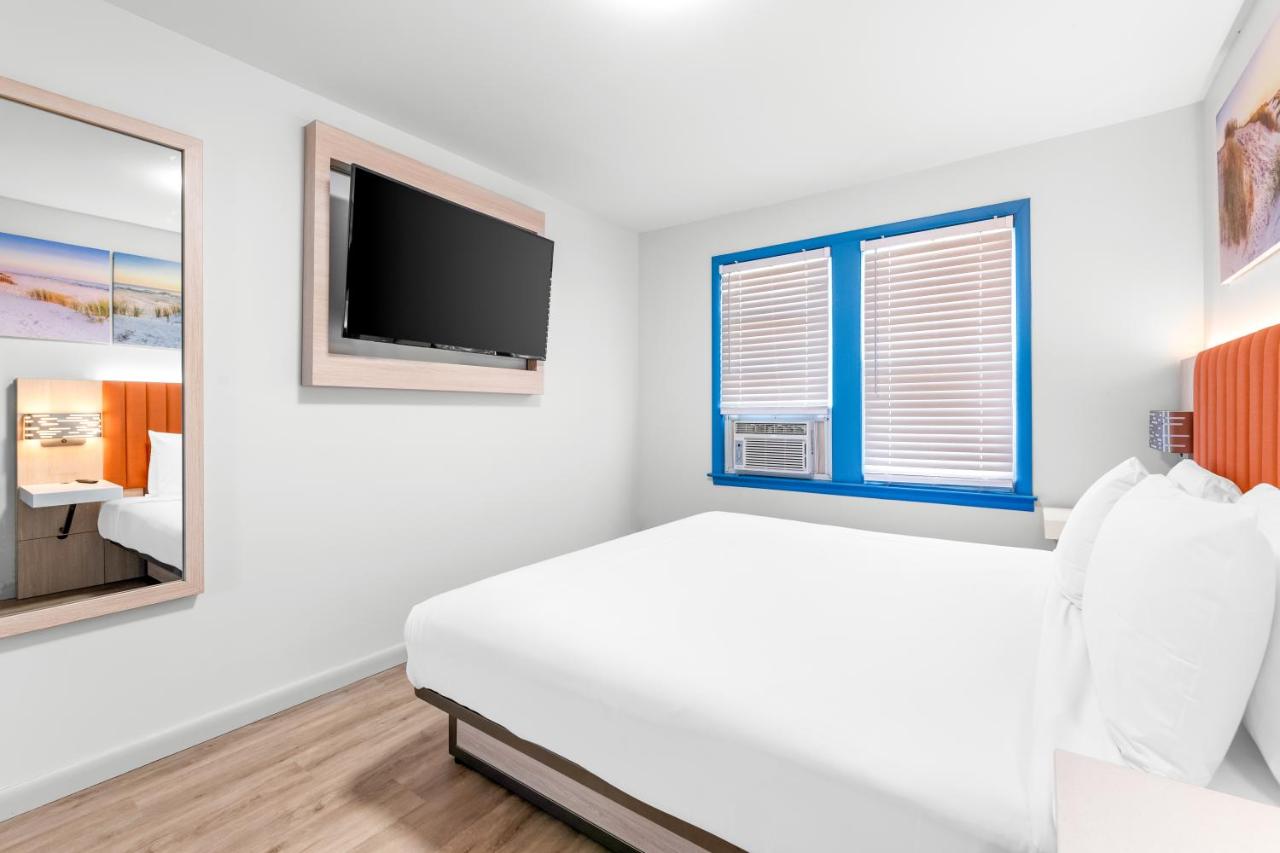  | Buttercup Suites