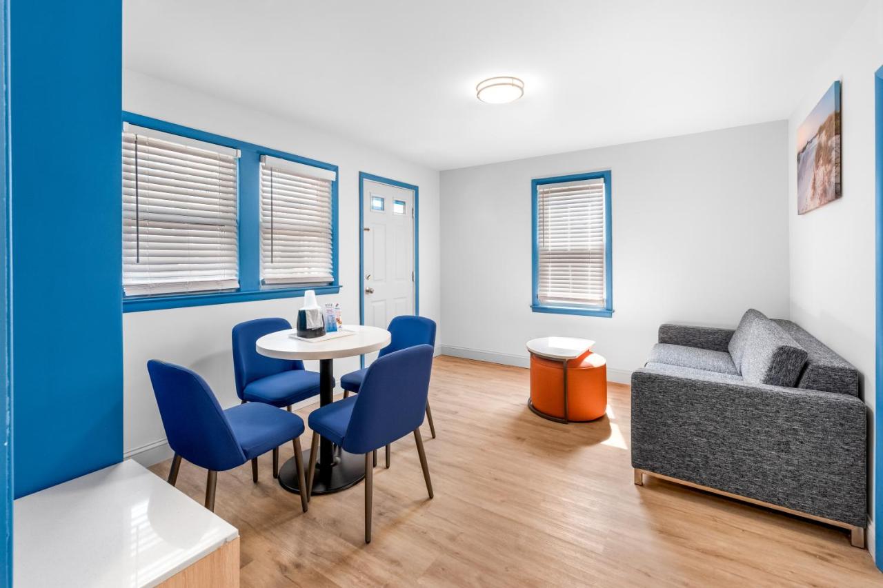  | Buttercup Suites
