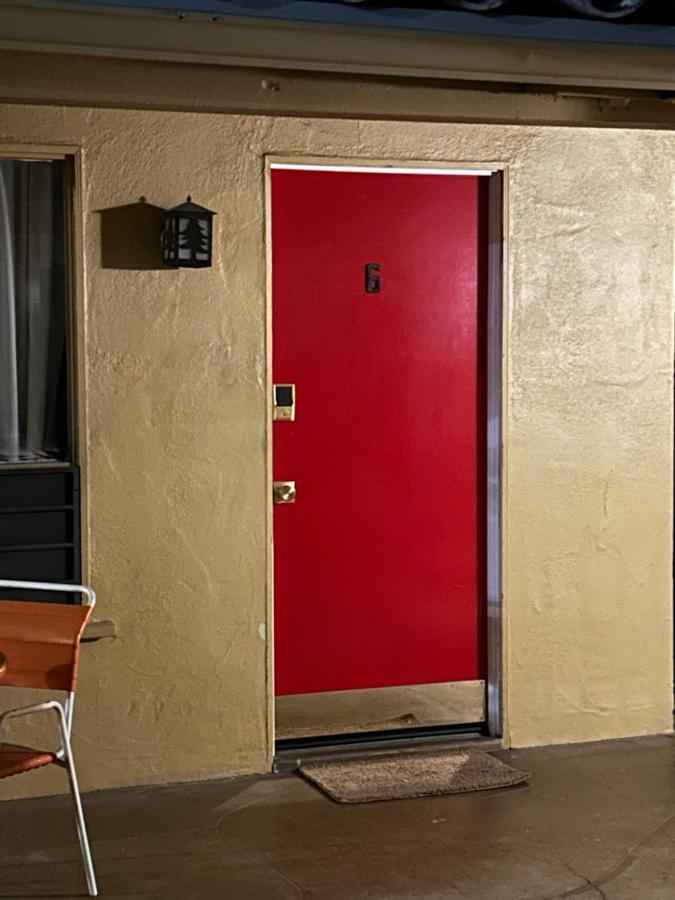 | Aloha Hotel Palm Springs