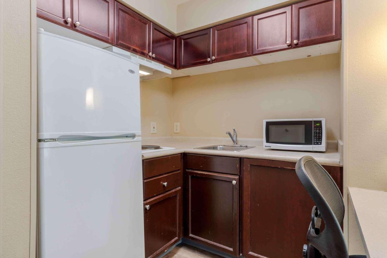 One-Bedroom Suite with Two Double Beds - Non-Smoking at Extended Stay America Select Suites - Orlando - Maitland - Summit Tower Blv